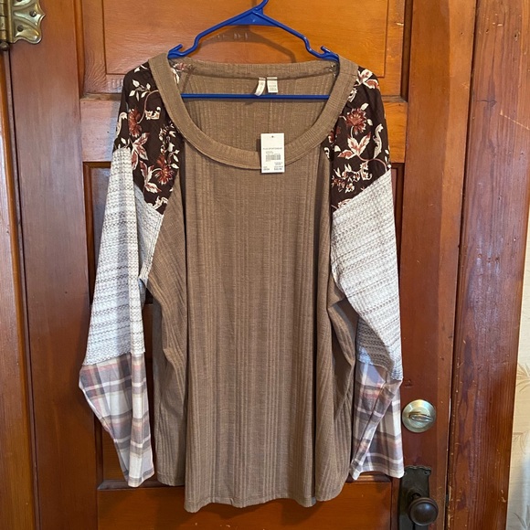 Cato Tops - Cato Gilded Glam, long sleeved shirt. Size 22/24